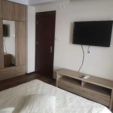 Grand D104 Apartment *