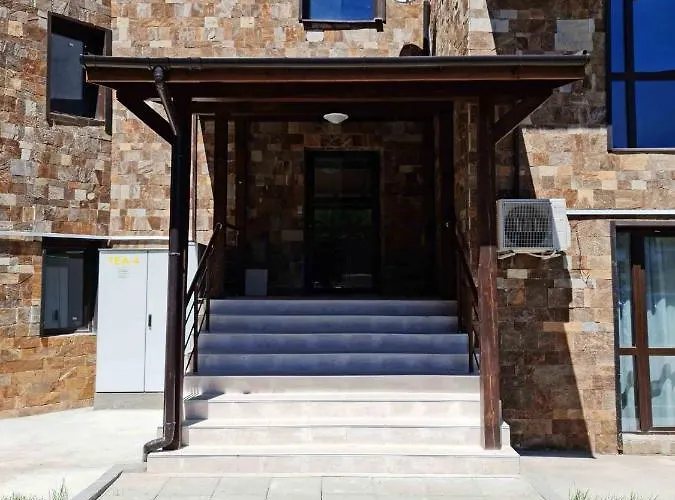 Grand D104 Апартамент *